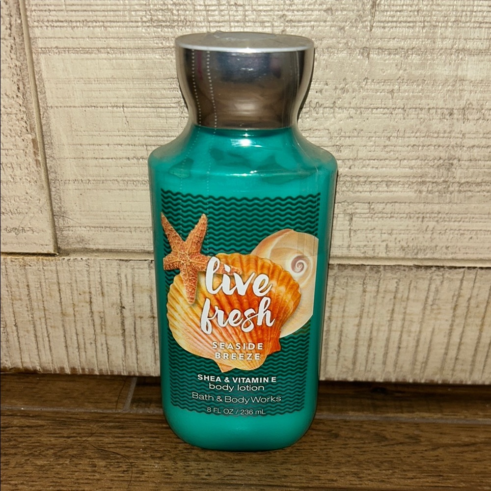 Bath & Body Works Live Fresh Seaside Breeze Lotion